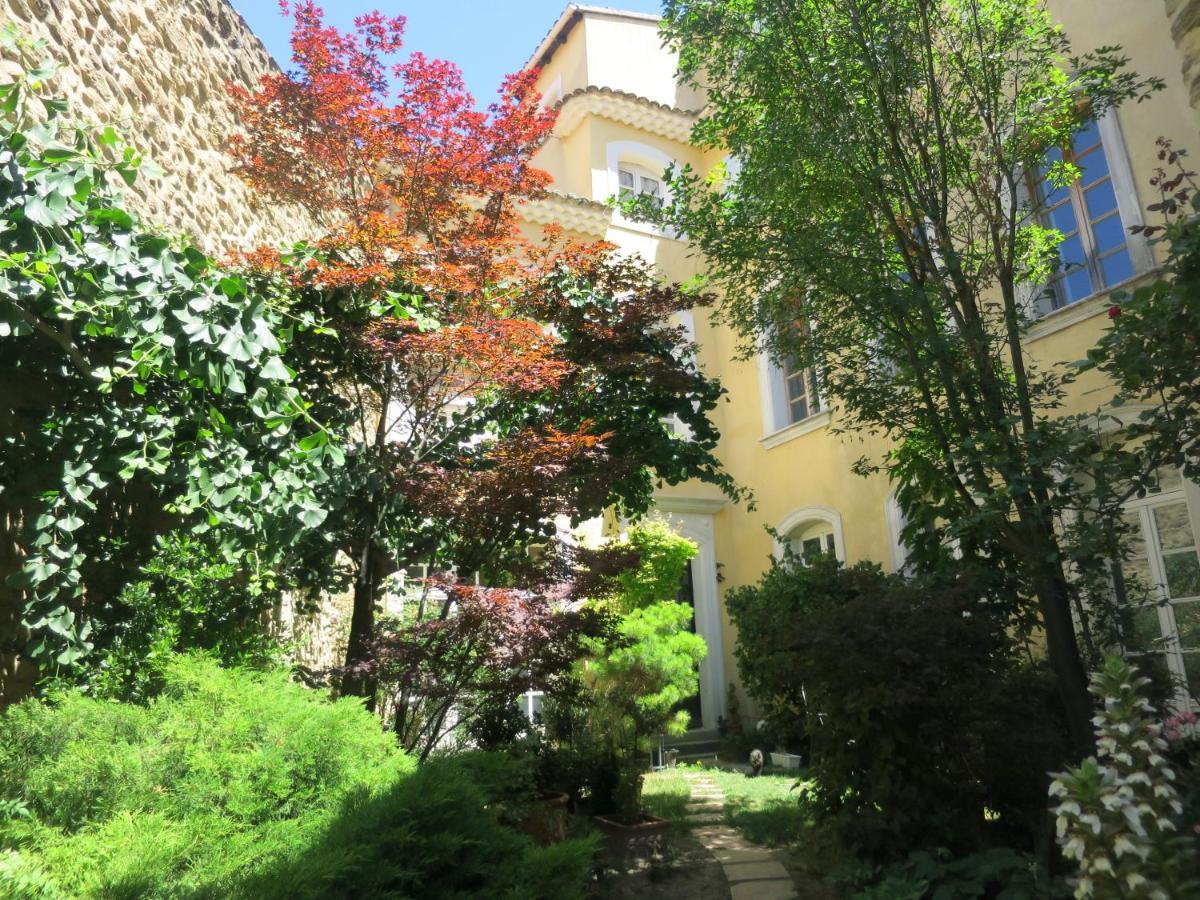 Entre Vignes Et Dentelles Hotel Courthezon Ngoại thất bức ảnh