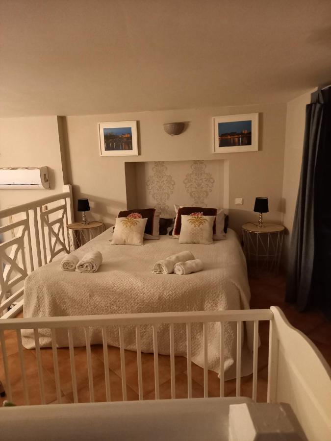 Entre Vignes Et Dentelles Hotel Courthezon Ngoại thất bức ảnh