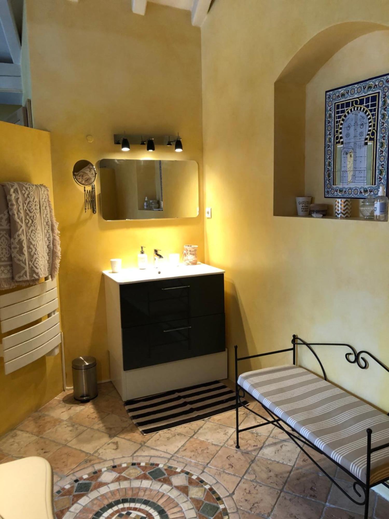 Entre Vignes Et Dentelles Hotel Courthezon Ngoại thất bức ảnh