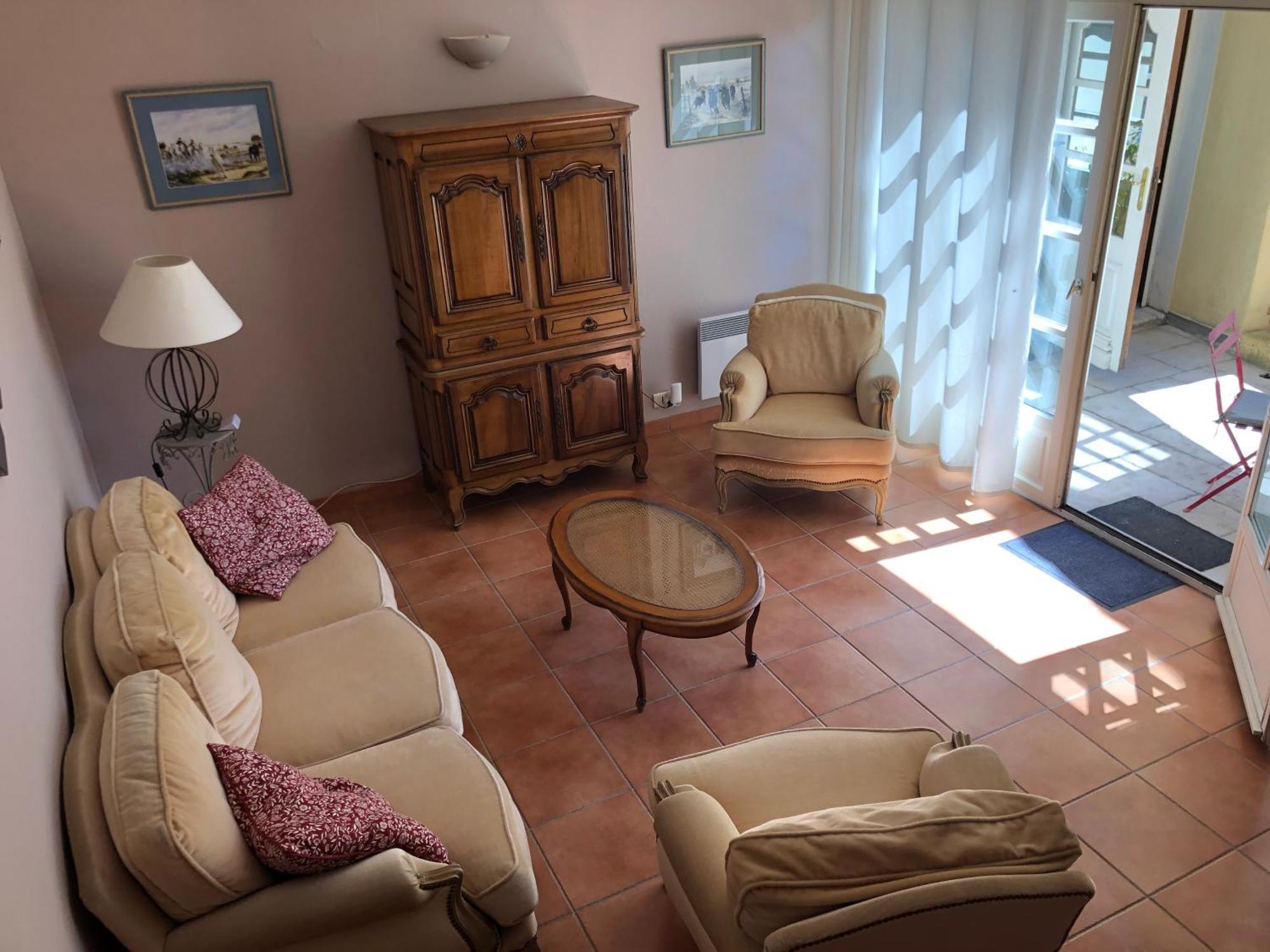 Entre Vignes Et Dentelles Hotel Courthezon Ngoại thất bức ảnh